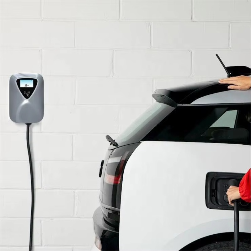 Caricabatterie Mobile per Veic - Car Charger recensione e prezzo